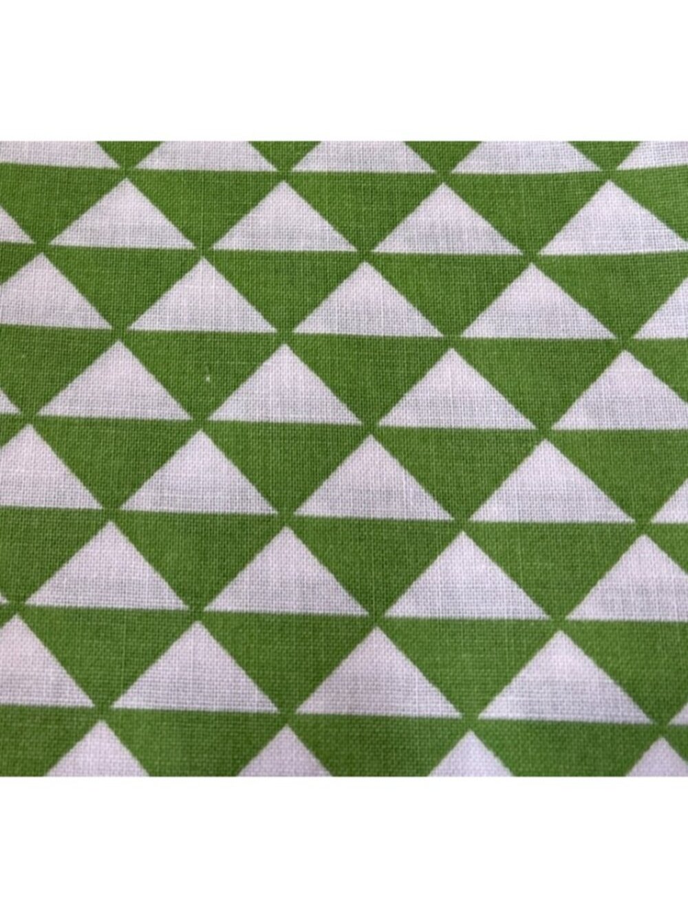 Green White Quilters Showcase Cotton Fabric 25"x44" Triangle Pattern Crafting Se